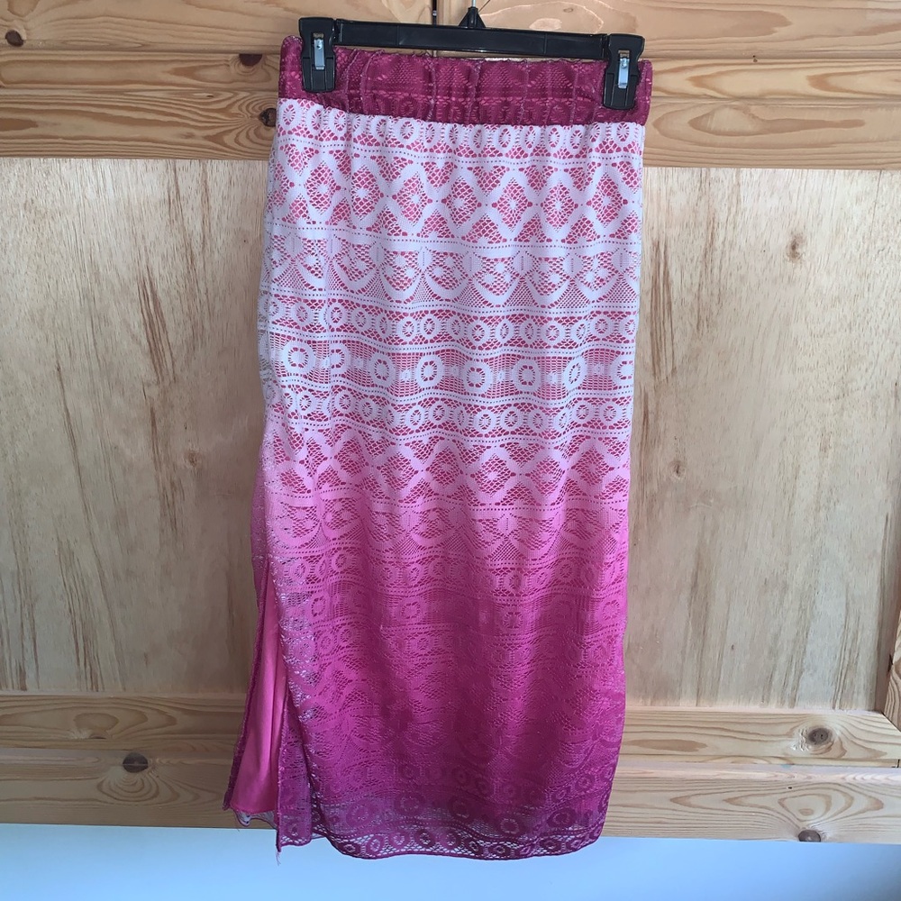 Tempted pink/white lace style lined modest skirt size XL (16)